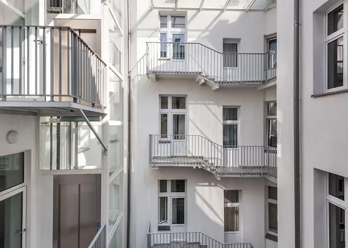 Old Town Apartments - B5